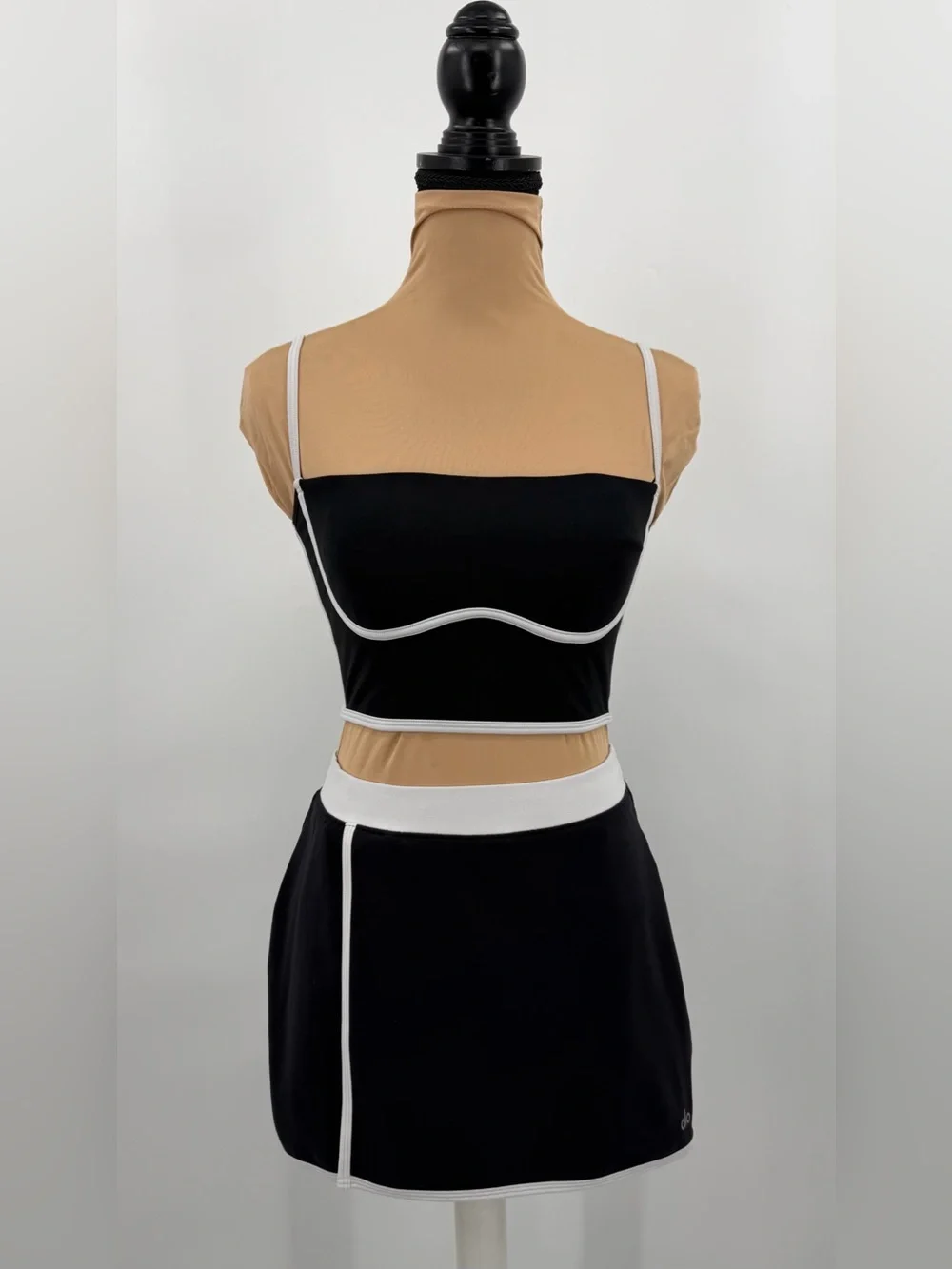 Alo yoga black white airbrush streamlined matching bra tank & skirt set S/XS